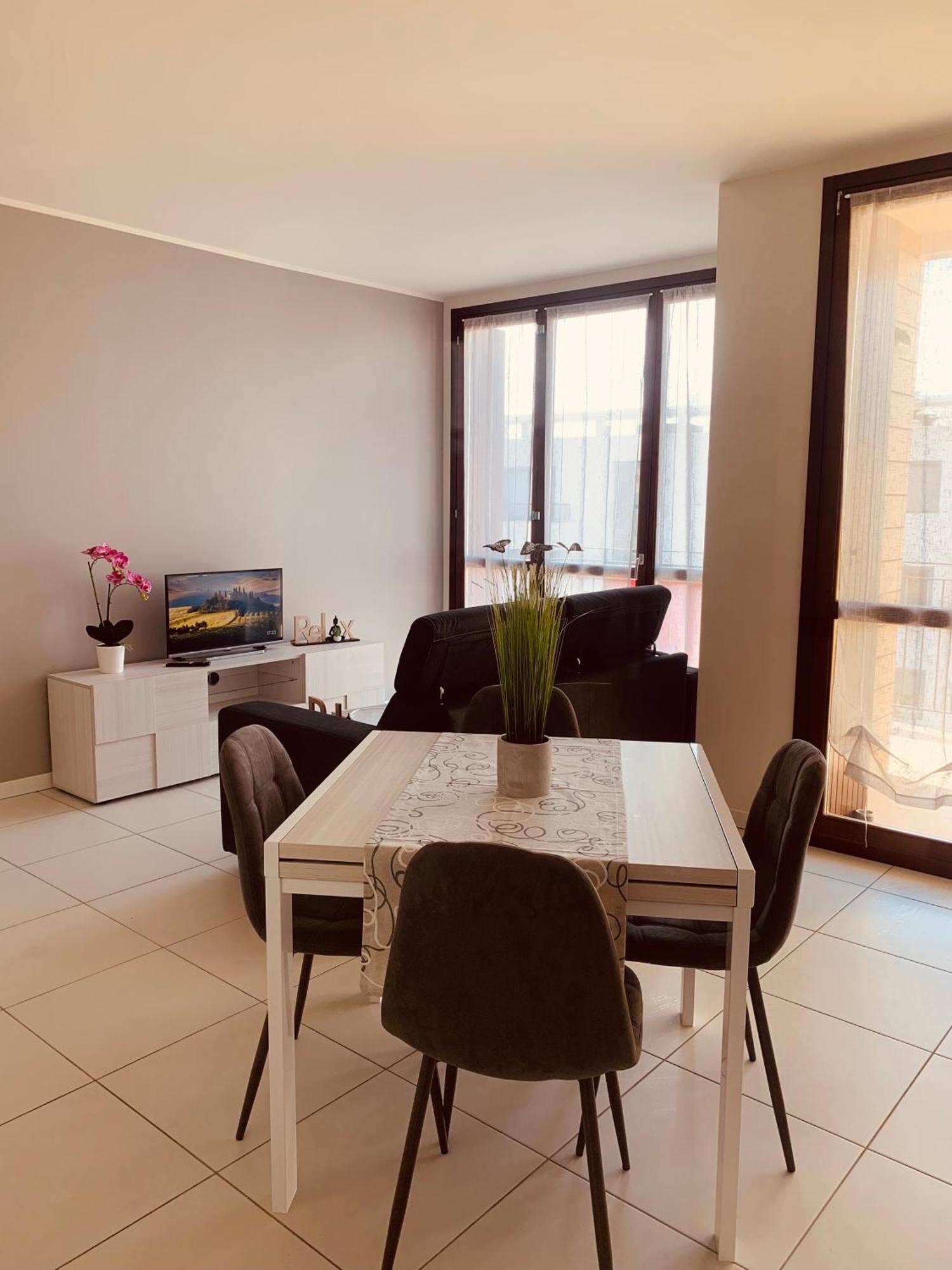 Deny & Carol'S House Apartment Somma Lombardo Luaran gambar
